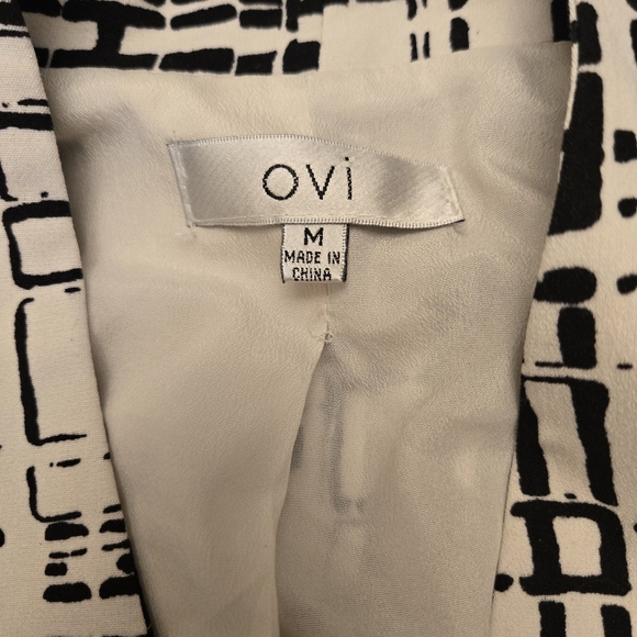 OVI Black and White Geometric Blazer - Picture 2 of 3